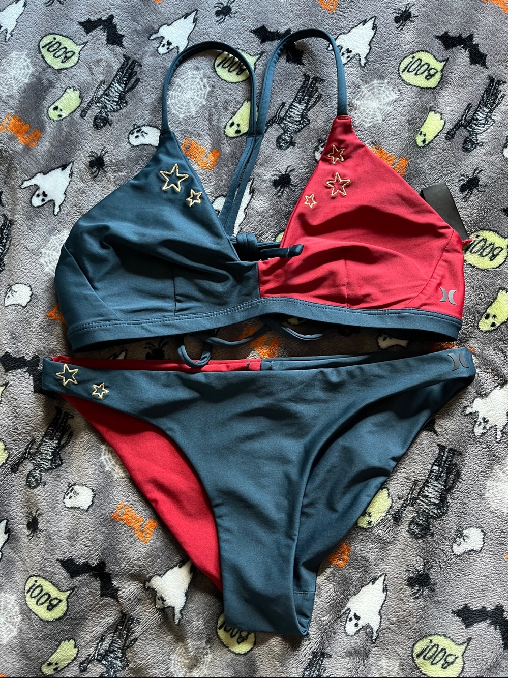 😎HURLEY🌟GOLD🌟STARS🫶🌊SWIMSUIT 🫶Large Top👙Small bottoms❤️2 PC SET💙HYBRID🌞SPF🥵50 - Picture 3 of 11